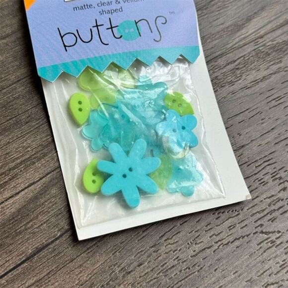 NEW Vintage Y2K Doodlebug Design Inc Flower Buttons Swimming Pool Posies 18 Pc - Picture 2 of 5